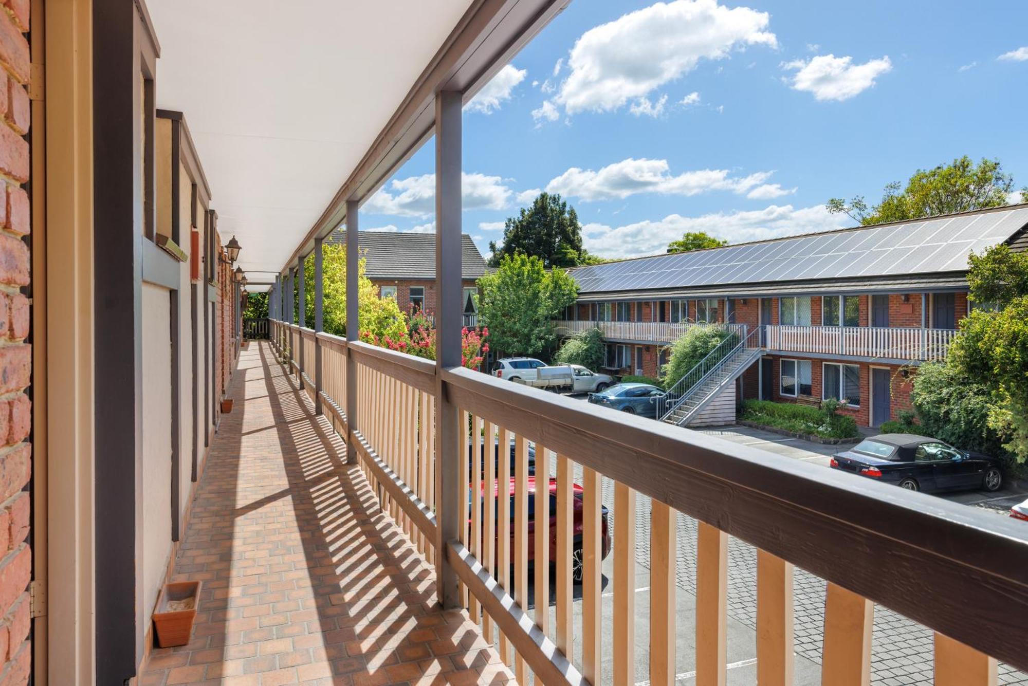 Elizabethan Lodge Мельбурн Экстерьер фото